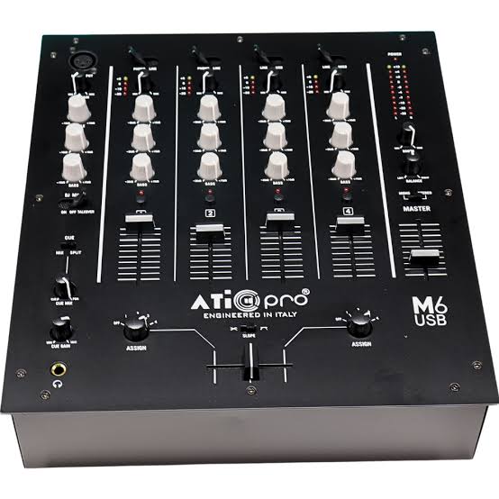 Amplifiers rental in Sound and audio equipment category